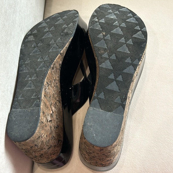 Dani black  wedge black patent & cork  Sandal.  Size 10 - Picture 6 of 7